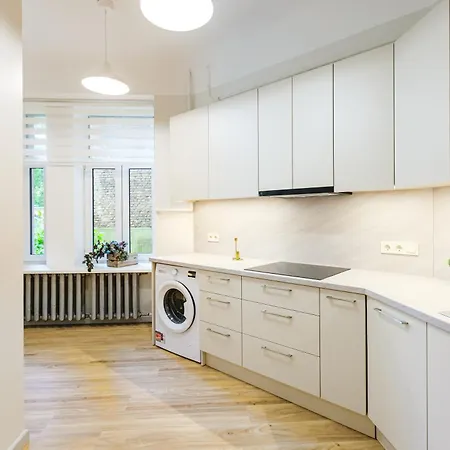 Brand-new 4br For 8 - Quiet & Easy 1st Floor Appartement Riga