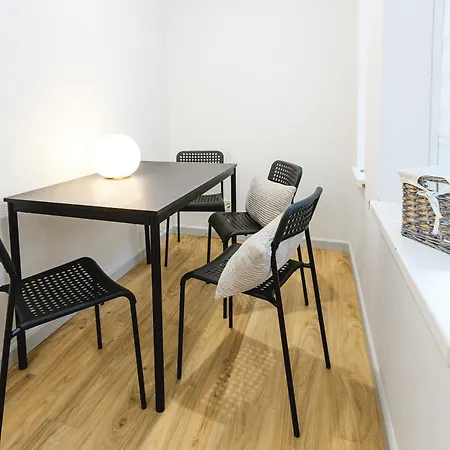 Brand-new 4br For 8 - Quiet & Easy 1st Floor * Riga