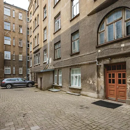 Brand-new 4br For 8 - Quiet & Easy 1st Floor *