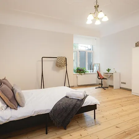 Brand-new 4br For 8 - Quiet & Easy 1st Floor Appartement Riga