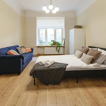 Brand-new 4br For 8 - Quiet & Easy 1st Floor Appartement Riga